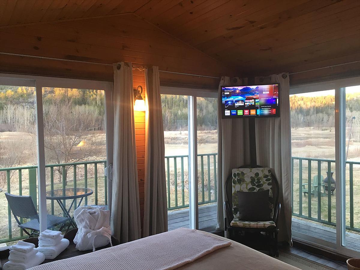 La Chouette Viree Bed and Breakfast Grandes-Bergeronnes Εξωτερικό φωτογραφία