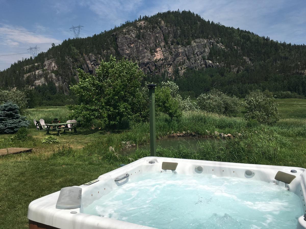 La Chouette Viree Bed and Breakfast Grandes-Bergeronnes Εξωτερικό φωτογραφία
